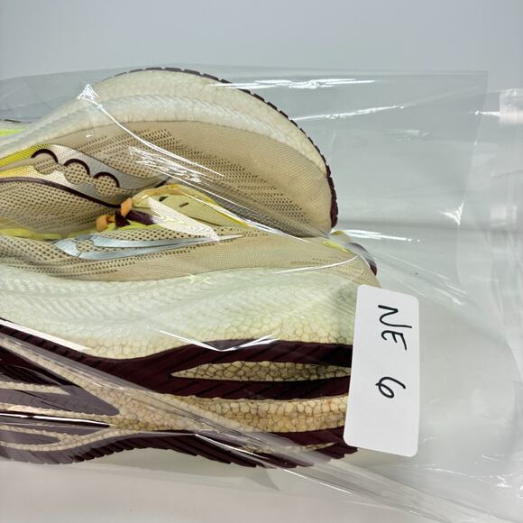 Saucony Triumph 21 Beige Yellow Running Shoes S10881-30 Women's Sz 11.5 Men's 10 - Picture 11 of 11